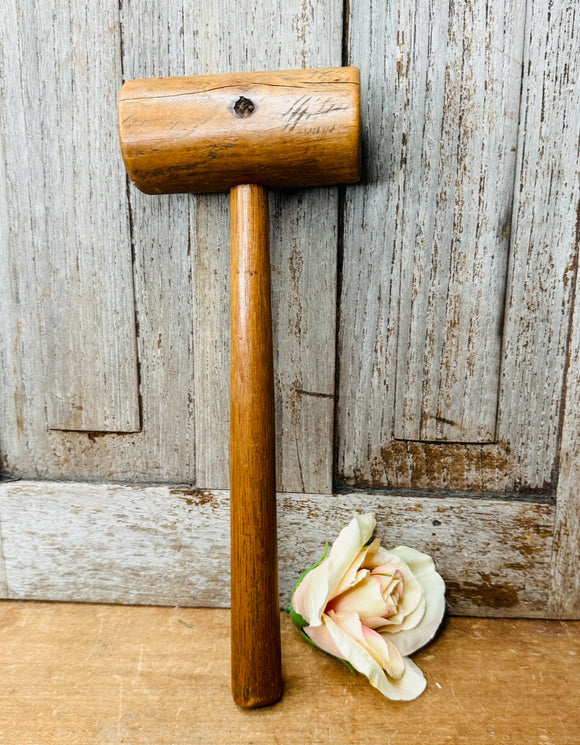 ANTIQUE WOOD GAVEL