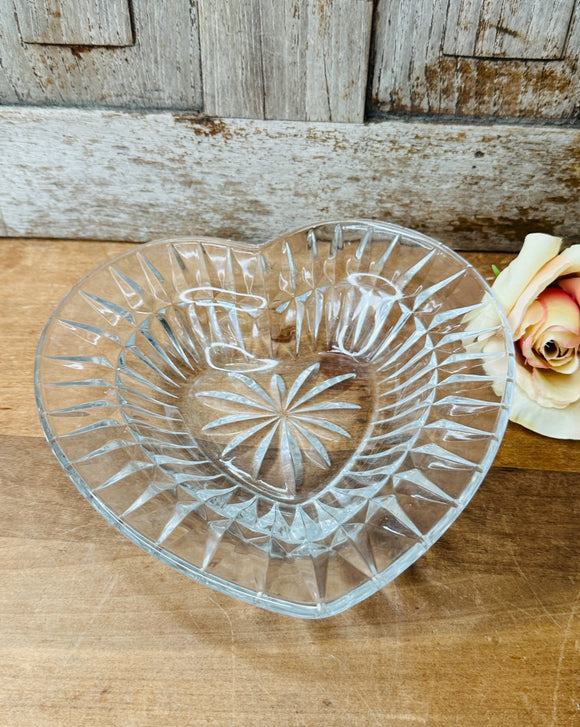 DETAILED VINTAGE CRYSTAL HEART BOWL