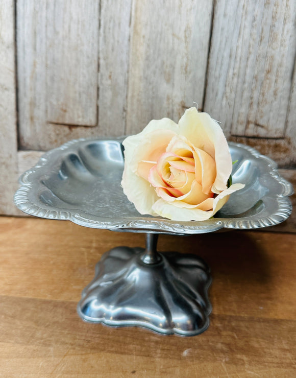 SILVER DETAILED VINTAGE CAKE STAND