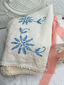 VINTAGE SQUARE TABLECLOTH EMBROIDERED BLUE
