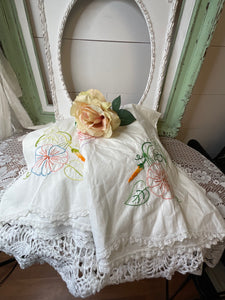 EMBROIDERED SET PILLOWCASES