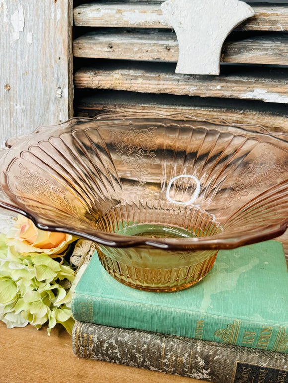 LARGE PINK DEPRESSION GLASS DETAILED BOWL