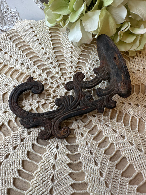 ANTIQUE CAST IRON HOOK RUSTY CRUSTY LOVE