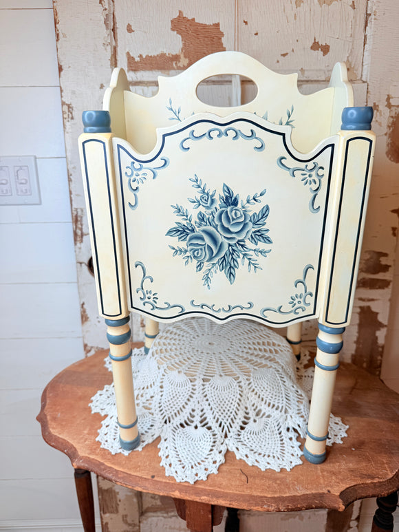 MAGAZINE RACK VINTAGE HAND PAINTED  - RARE