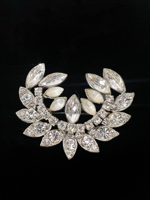 VINTAGE GEM DIAMOND SHAPE ORNATE BROOCH