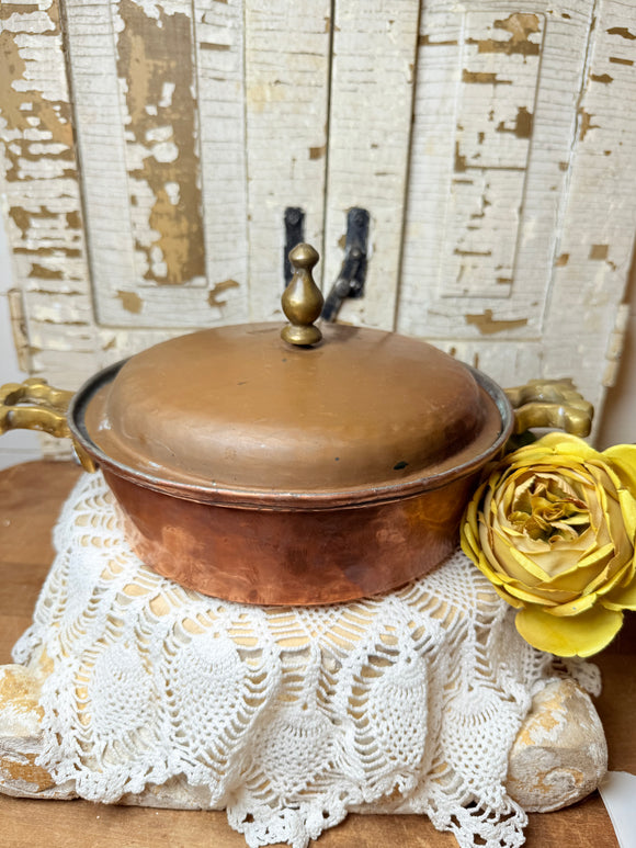 LARGE ANTIQUE HAMMERED COPPER DOUBLE HANDLE POT
