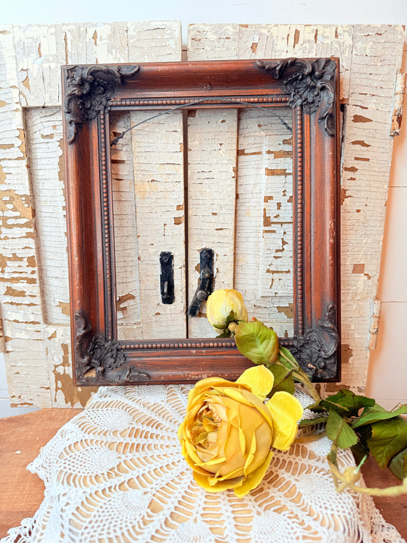 ANTIQUE HAND WOOD CARVED FRAME