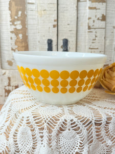 PYREX VINTAGE RARE  YELLOW DOT BOWL.  GORGEOUS!!!