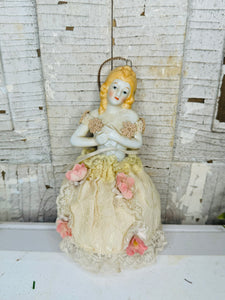 VICTORIAN PORCELAIN GORGEOUS VINTAGE ORNAMENT