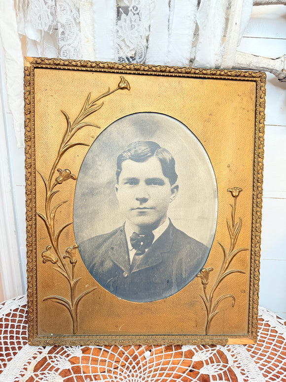 ANTIQUE X RARE SOLID WOOD GORGEOUS HAND CARVED DETAILED FRAMED PORTRAIT