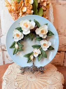 3 D WHITE FLOWER VINTAGE PLATE