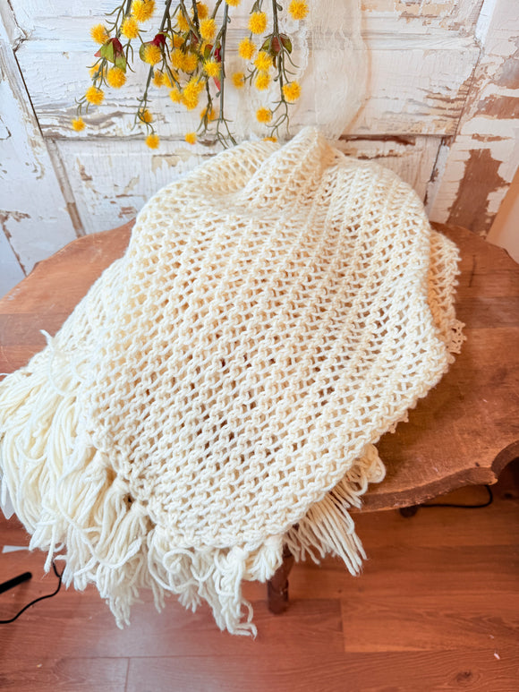 AMAZING ANTIQUE VICTORIAN KNITTED FRINGE SHAWL