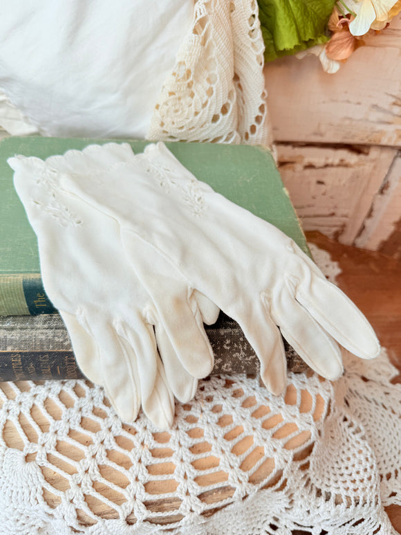 PAIR OF GORGEOUS ANTIQUE GLOVES VICTORIAN