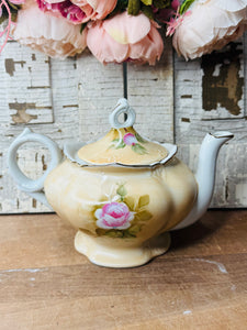 VINTAGE LEFTON PORCELAIN MUSICAL TEAPOT YELLOW
