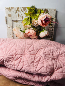 VINTAGE PINK BEAUTIFUL BLANKET