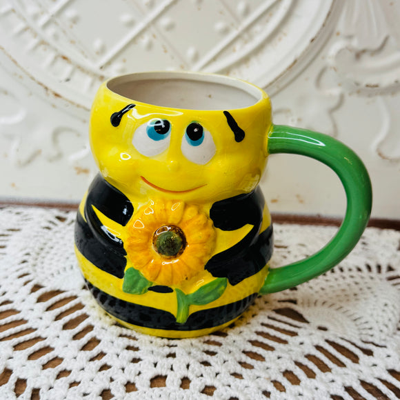 VINTAGE HAND PAINTED CERAMIC BUMBLEBEE MUG