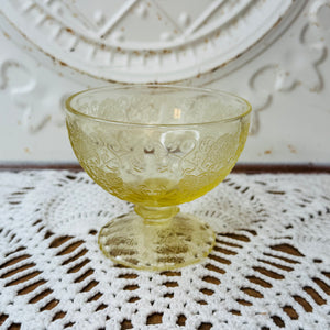 RARE HAZEL ATLAS FLORENTINE YELLOW DEPRESSION GLASS WIDE GOBLET