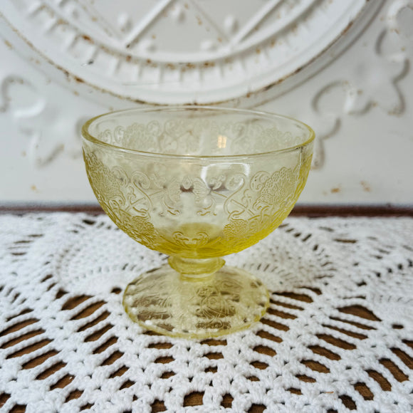 RARE HAZEL ATLAS FLORENTINE YELLOW DEPRESSION GLASS WIDE GOBLET