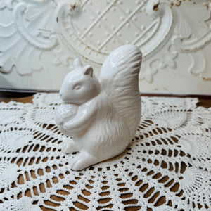 VINTAGE SQUIRREL ADORABLE STATUETTE