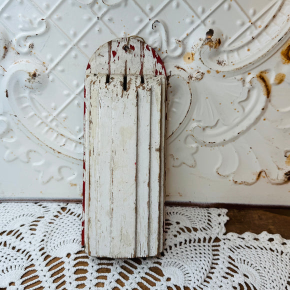VINTAGE CHIPPY KITCHEN KNIFE HOLDER - RED