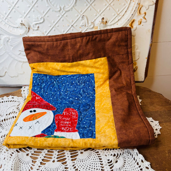 VINTAGE FABRIC SNOWMAN LAP QUILT