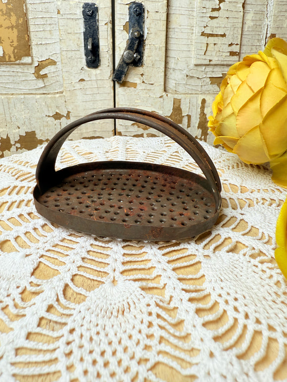 VINTAGE PRIMITIVE MEAT TENDERIZER