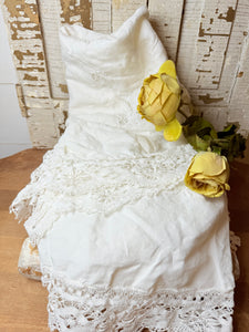 ANTIQUE TABLECLOTH WHITE SQUARE