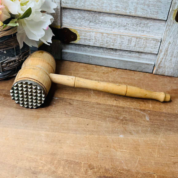 VINTAGE MEAT TENDERIZER