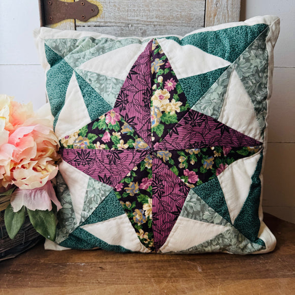 VINTAGE QUILT PATTERN THROW PILLOW