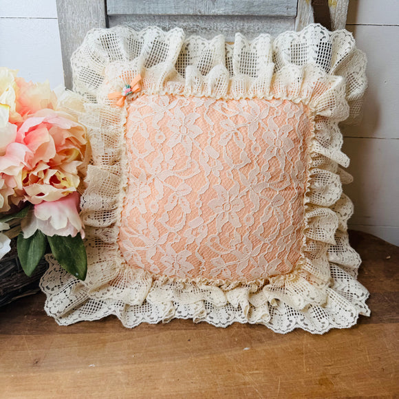 VINTAGE THROW PILLOW - PINK LACEY