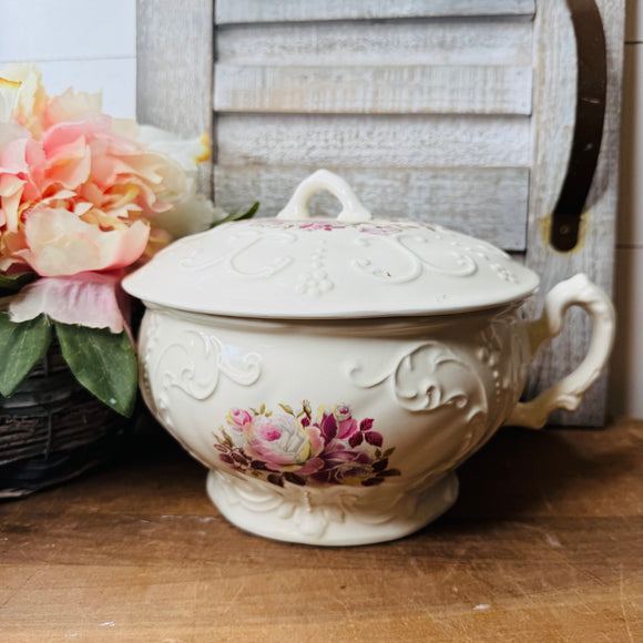 VINTAGE ORNATE FLORAL SCROLLY DETAILED CHAMBER POT