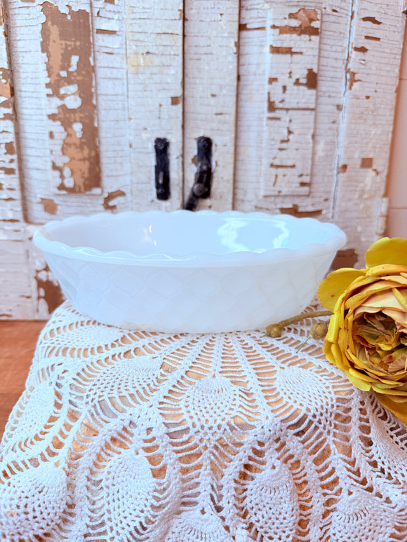 VINTAGE MILK GLASS SCALLOPED DETAILED BOWL DISH