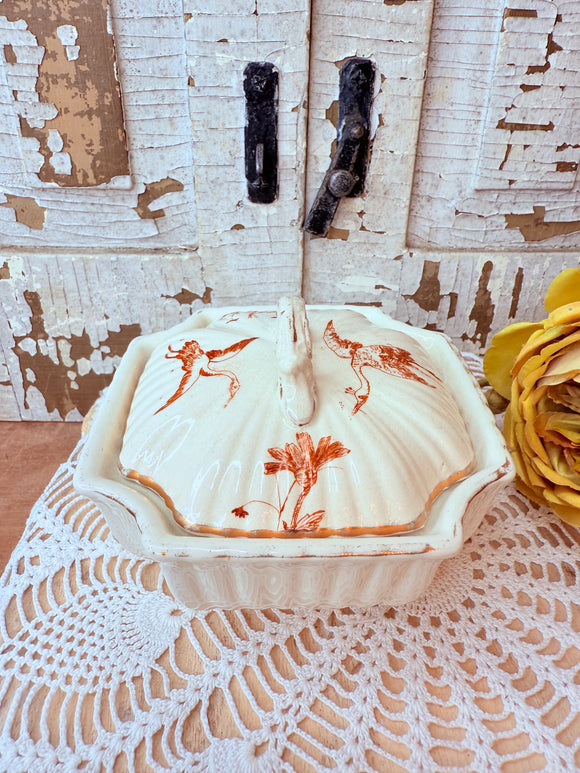 VINTAGE BROWN TRANSFERWARE CASSEROLE DISH AND LID