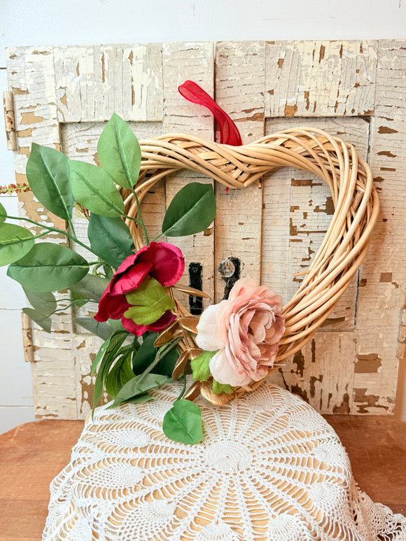 VINTAGE NATURAL HEART WREATH