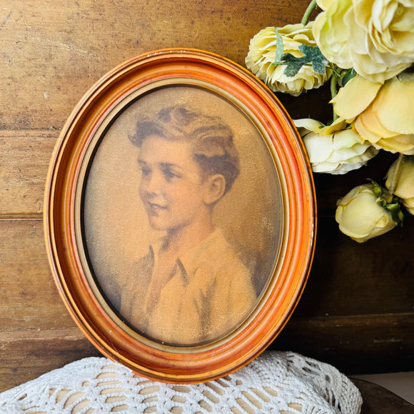 OVAL WOOD VINTAGE FRAMED ART #2