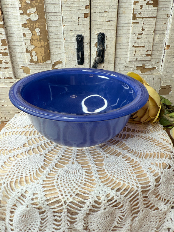 VINTAGE BLUE PYREX BOWL DISH