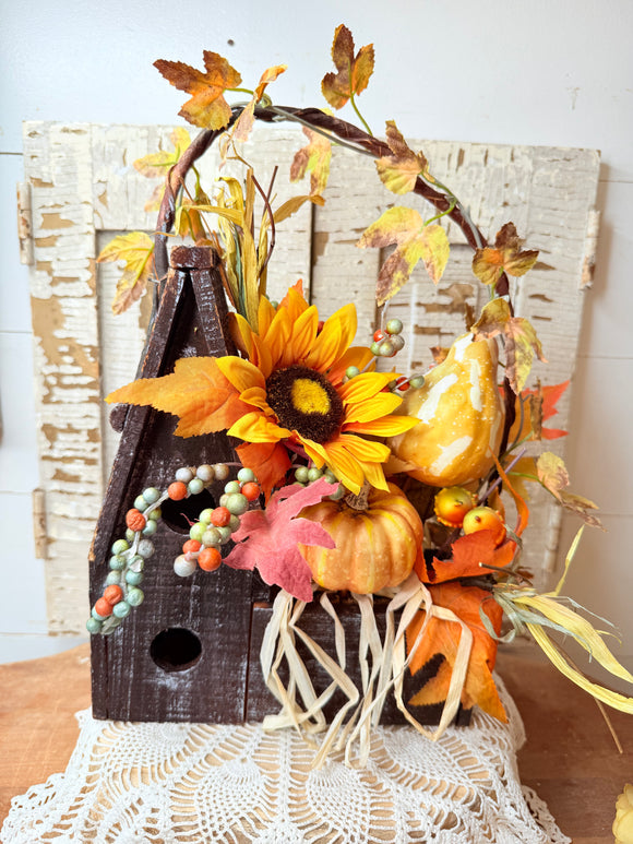 AMAZING HANDMADE AUTUMNAL COTTAGE FLORAL DECOR PIECE