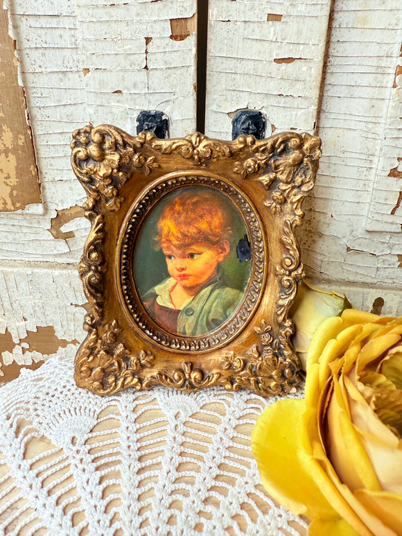 VINTAGE GOLDEN ORNATE SQUARE ANTIQUE FRAME