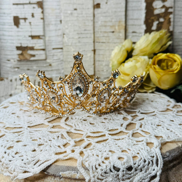 VINTAGE ORNATE GOLDEN CROWN TIARA