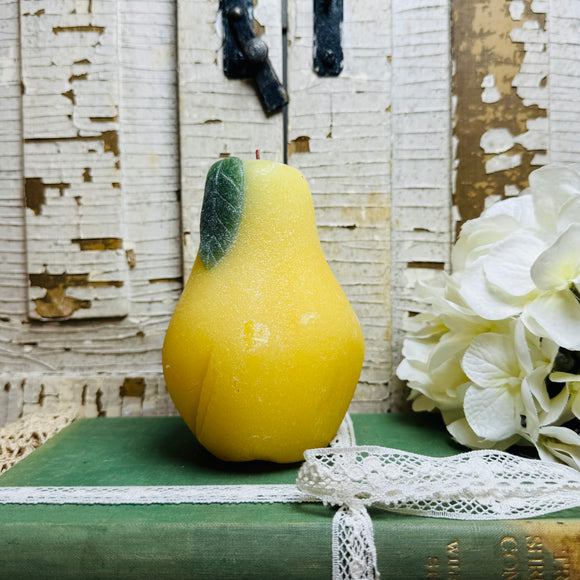 VINTAGE PEAR DETAILED CANDLE DECOR