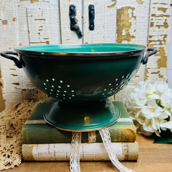 FOREST GREEN VINTAGE COLANDER
