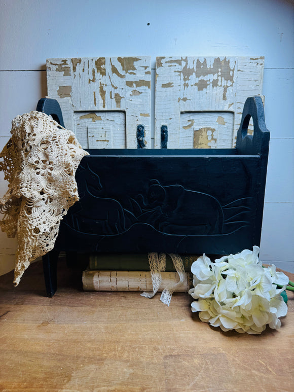 VINTAGE CARVED WOOD SAFARI THEME MAGAZINE RACK