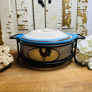 VINTAGE LARGE ROOSTER CASSEROLE WITH METAL HOLDER