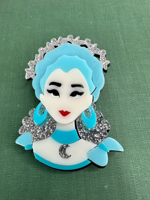 BLUE VICTORIAN LADY ACRYLIC BROOCH