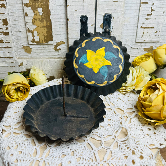ANTIQUE HAND PAINTED TART PAN / APPLE BAKER / RECEIPT HOLDER - YELLOW