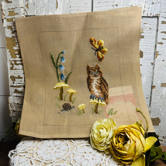 VINTAGE NEEDLEPOINT HANDMADE OWL WALL HANGING DECOR