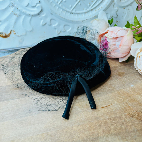 VINTAGE ANDREA AMAZING BLACK HAT