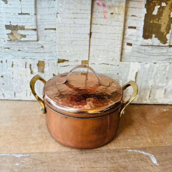 VINTAGE HAMMERED COPPER POT