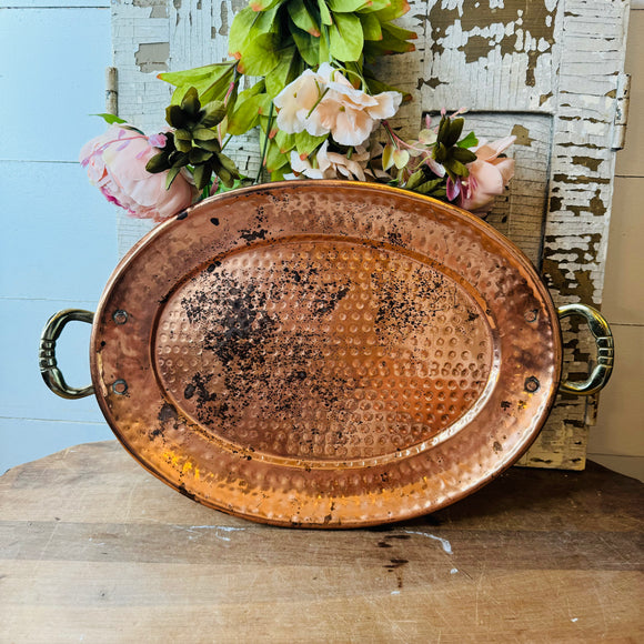 VINTAGE LARGE HAMMERED COPPER OVAL TRAY WITH BRASS HANDLES