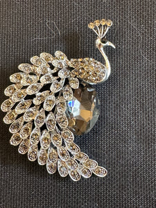 PEACOCK CHAMPAGNE GOLD LARGE  GEM BROOCH